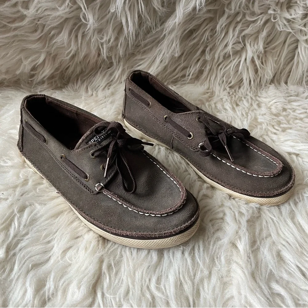 Gray Sperry Topsider size 5
